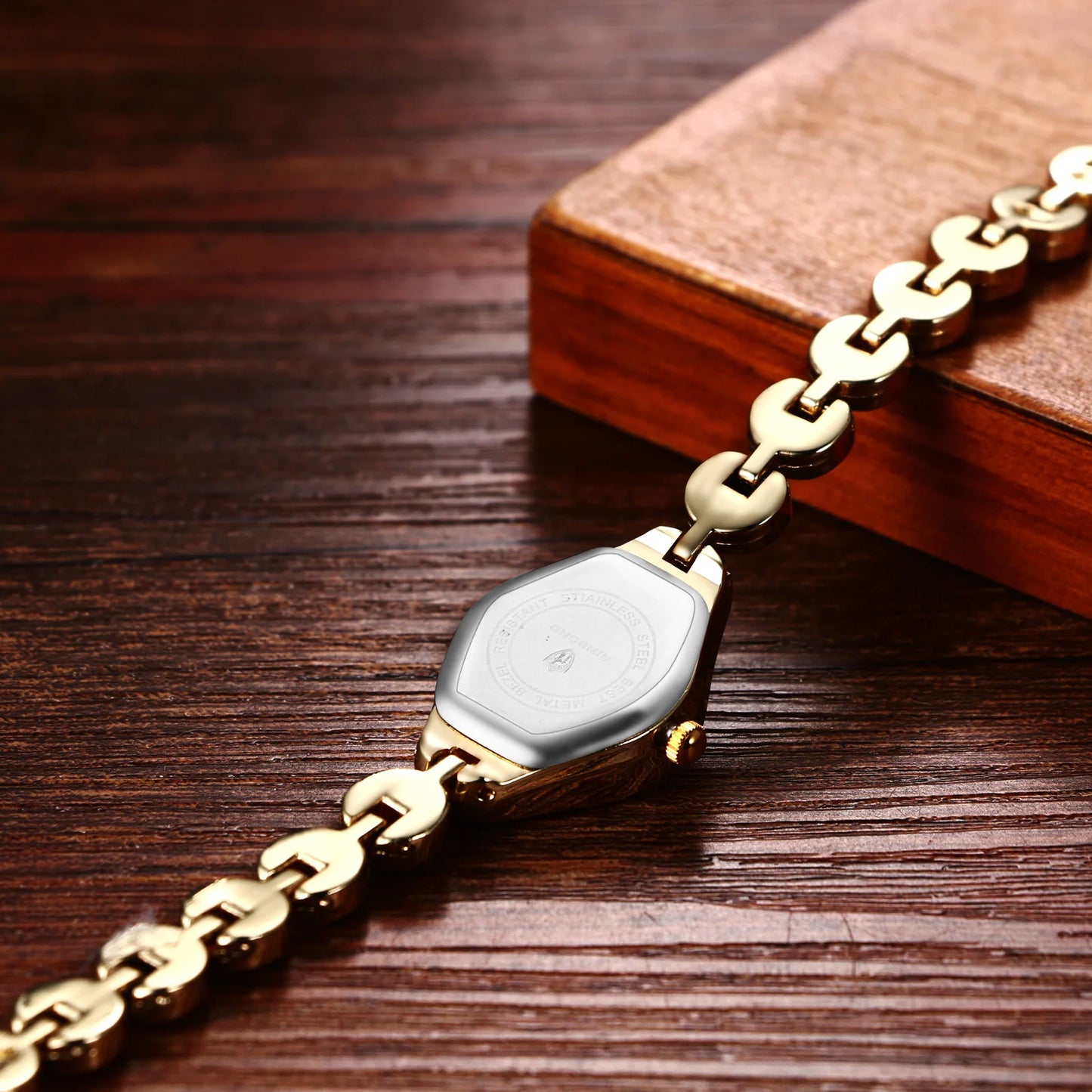 Elegant Women’s Quartz Watch with Diamond Accents and Stainless Steel Strap