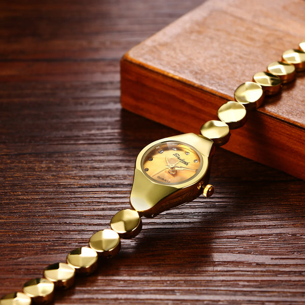 Elegant Women’s Quartz Watch with Diamond Accents and Stainless Steel Strap